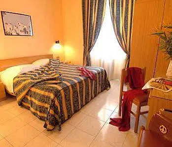 **  Hotel Loreto 밀라노 이탈리아