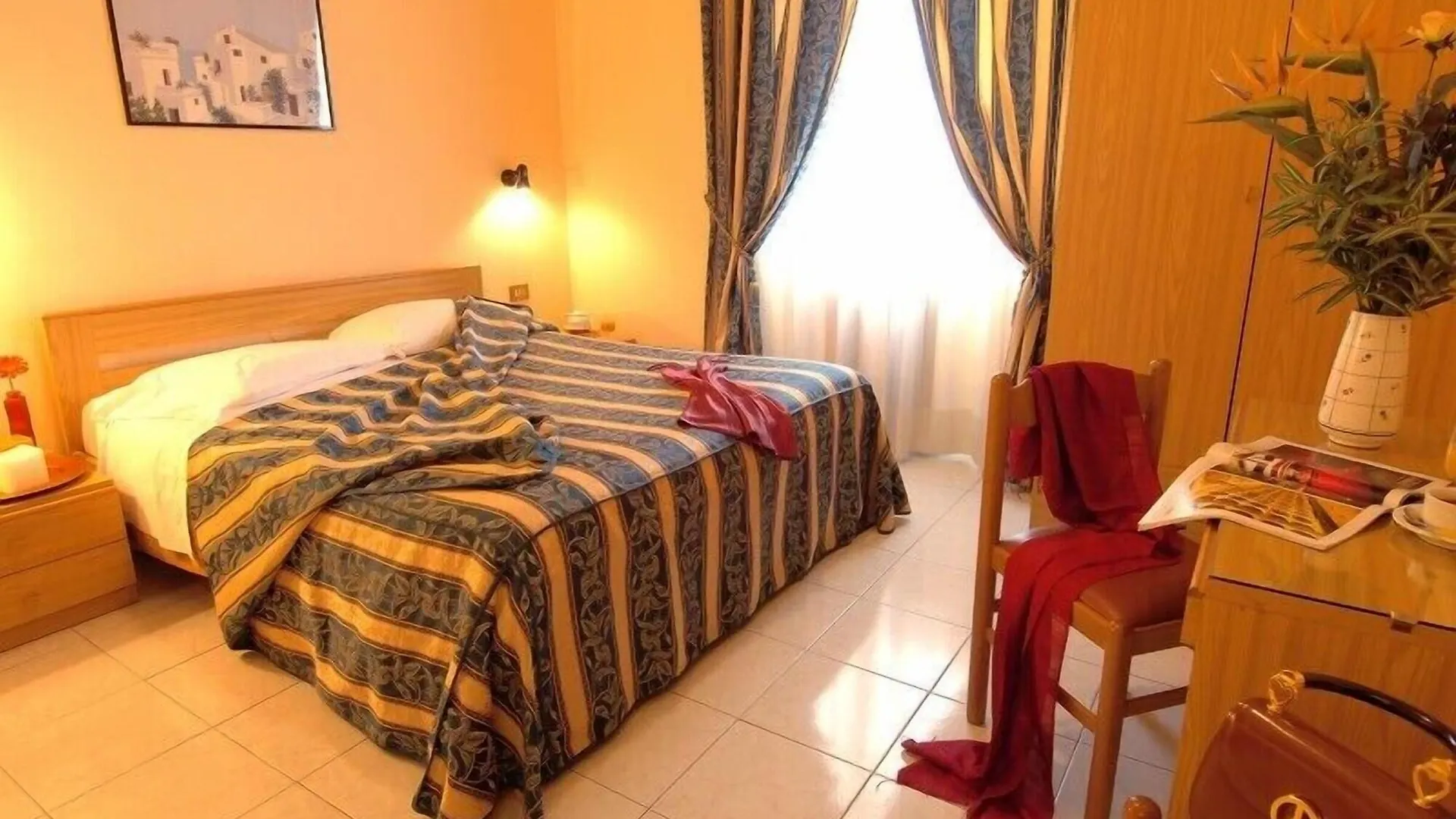 מילאנו Hotel Loreto 2*,